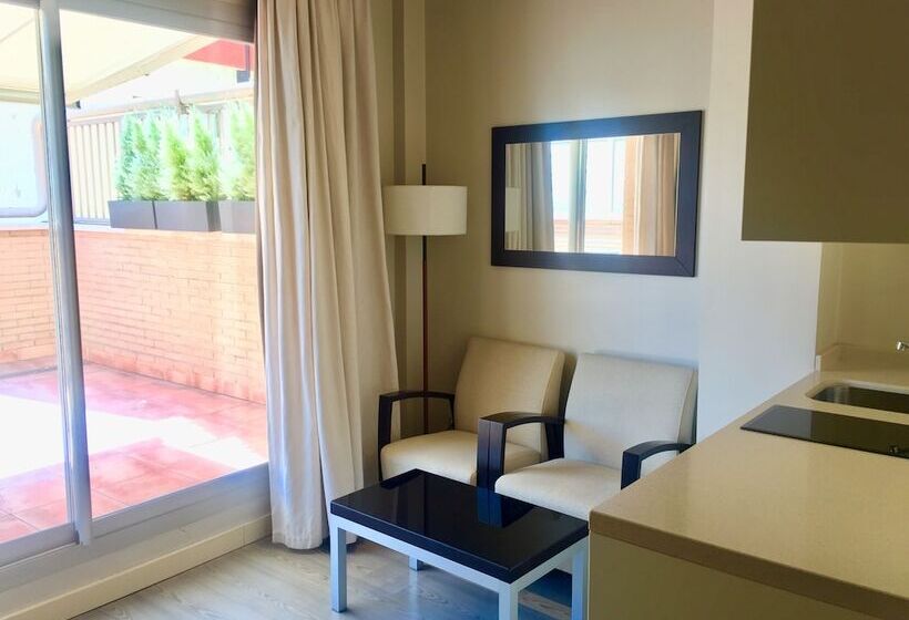 هتل Suites Viena Plaza De Espana