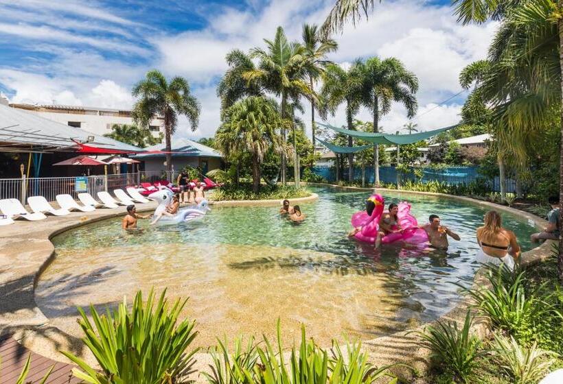 Отель Summer House Cairns