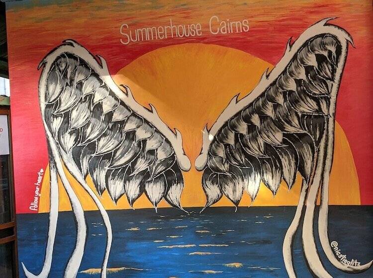 Отель Summer House Cairns