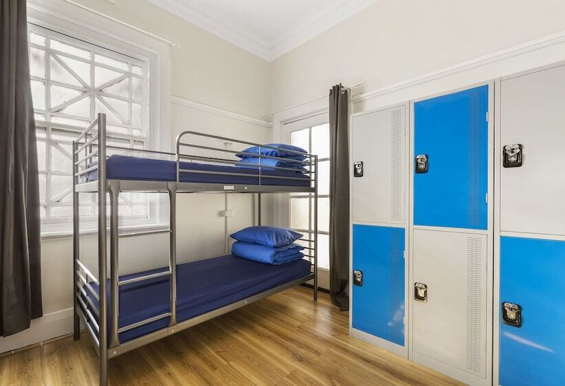 Отель Summer House Cairns