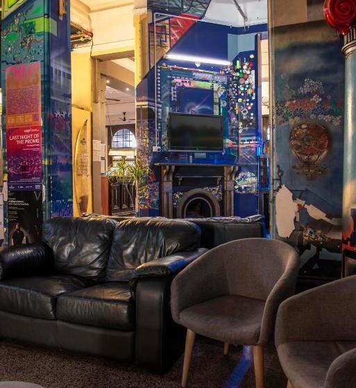 酒店 Sundancer Backpackers Hostel