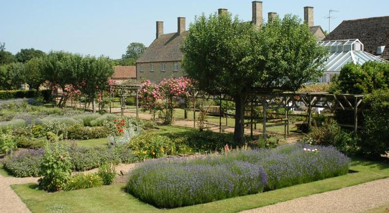 בית מלון כפרי The Haycock Manor