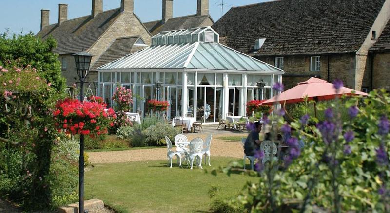 בית מלון כפרי The Haycock Manor