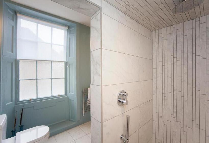 בית מלון כפרי The King's Arms