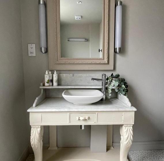 בית מלון כפרי The King's Arms