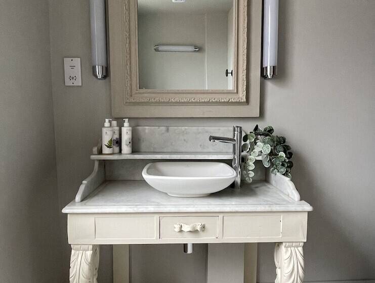 בית מלון כפרי The King's Arms