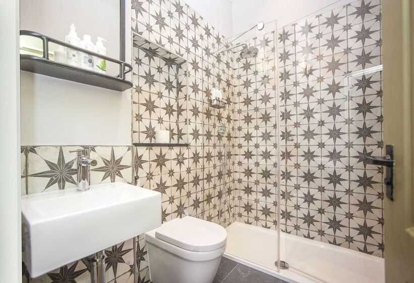 בית מלון כפרי The King's Arms