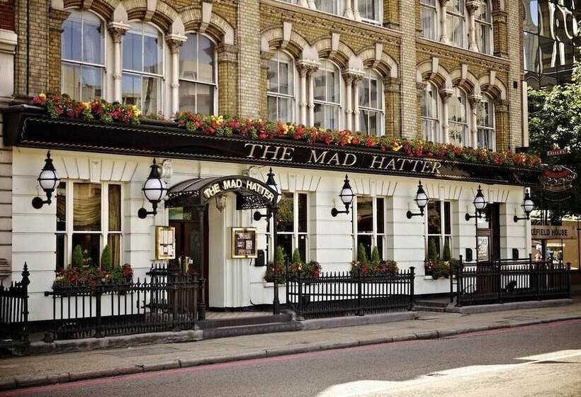 هتل The Mad Hatter