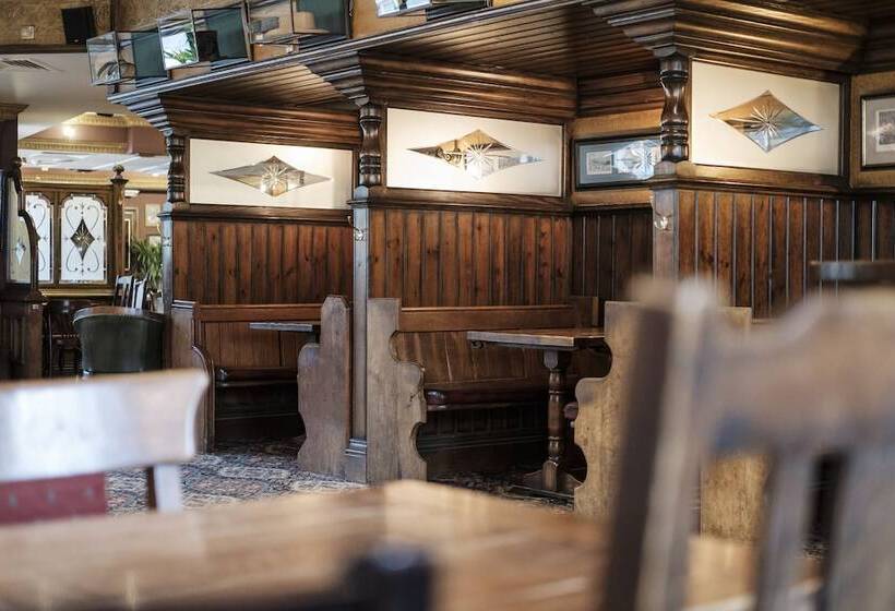 Отель The Mad Hatter