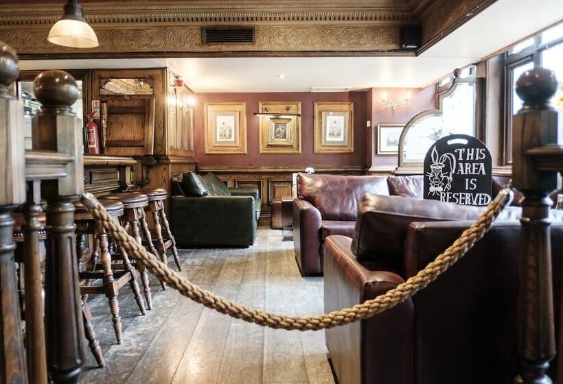 Отель The Mad Hatter