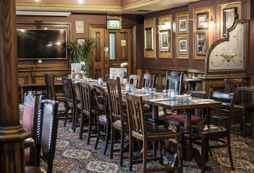 Отель The Mad Hatter