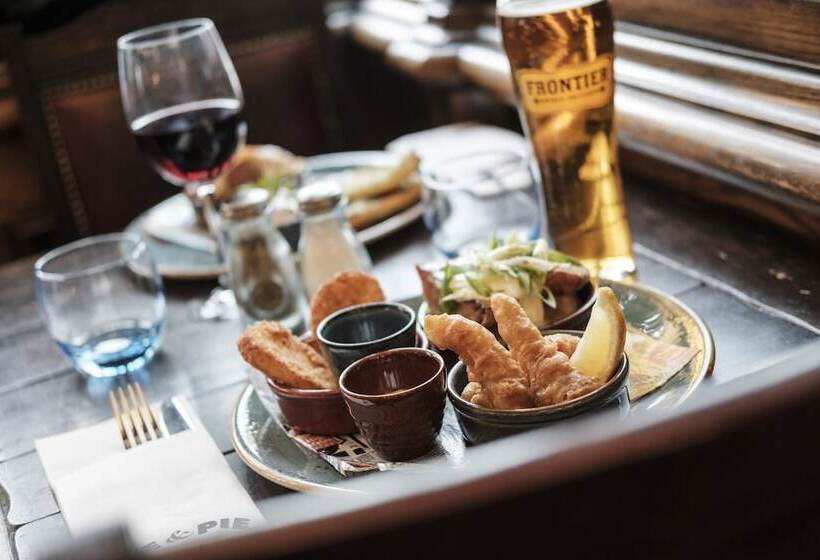 Отель The Mad Hatter