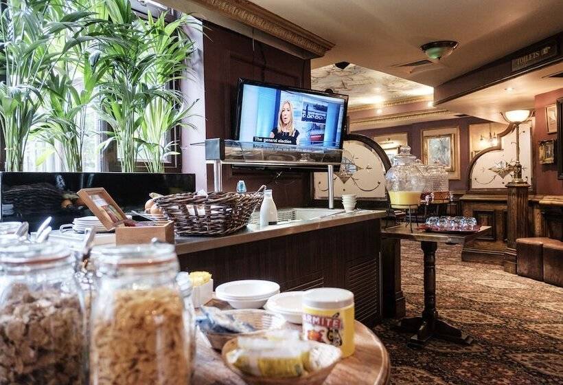 Отель The Mad Hatter