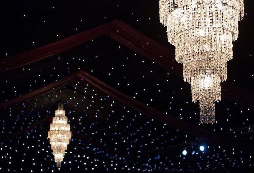 Отель The Pinewood