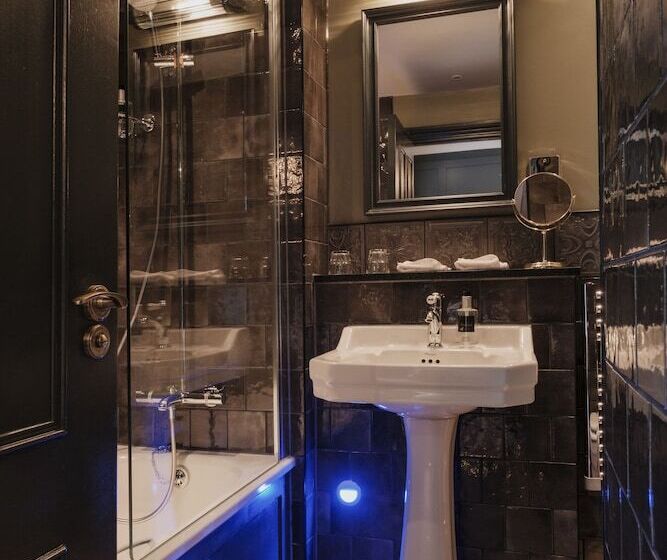 هتل The Sanctuary House