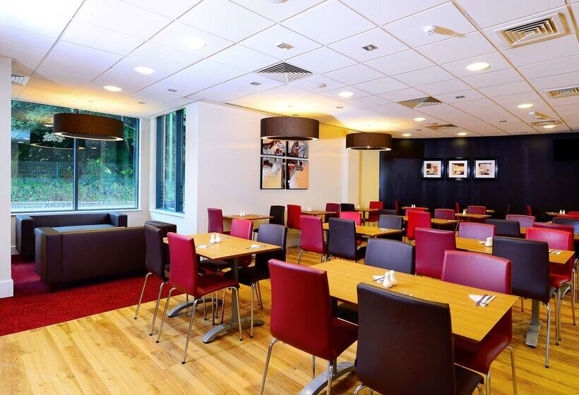 هتل Travelodge Derby Cricket Ground