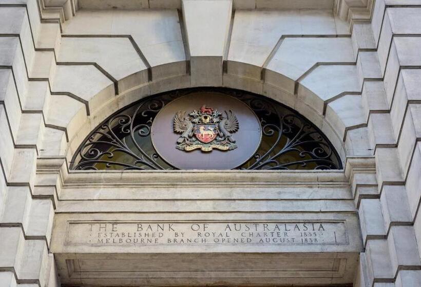 Hotel Treasury On Collins