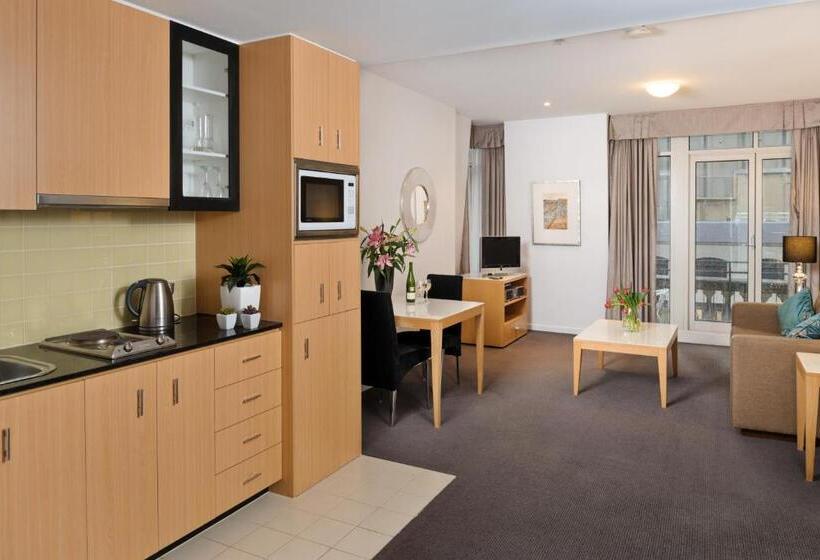 Hotel Treasury On Collins