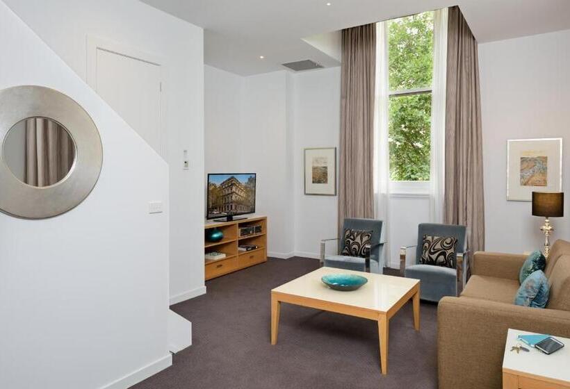 Hotel Treasury On Collins