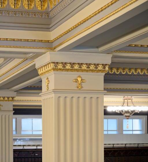 Hotel Treasury On Collins