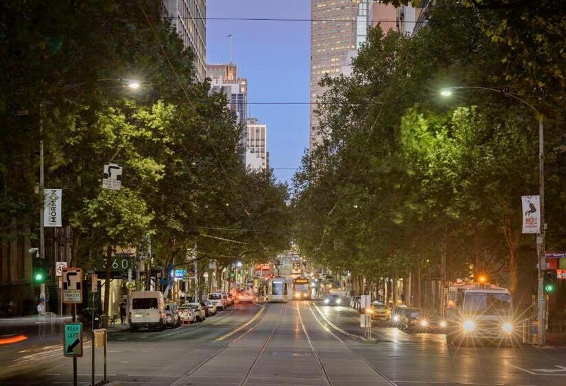 Hotel Treasury On Collins