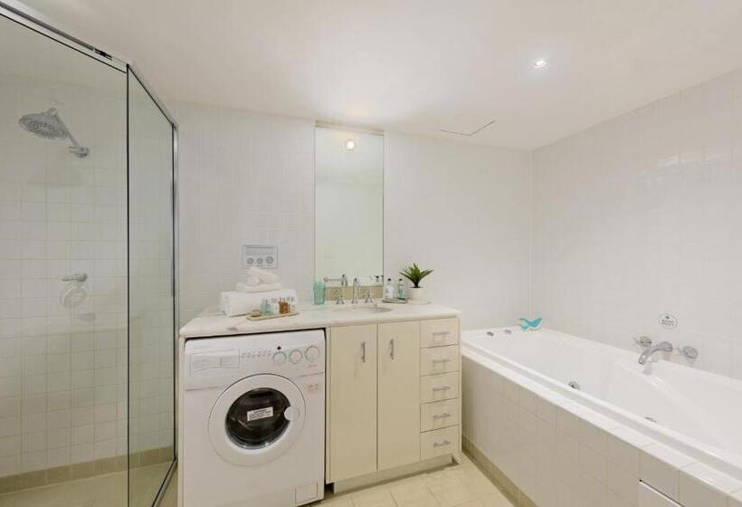 Hotel Treasury On Collins