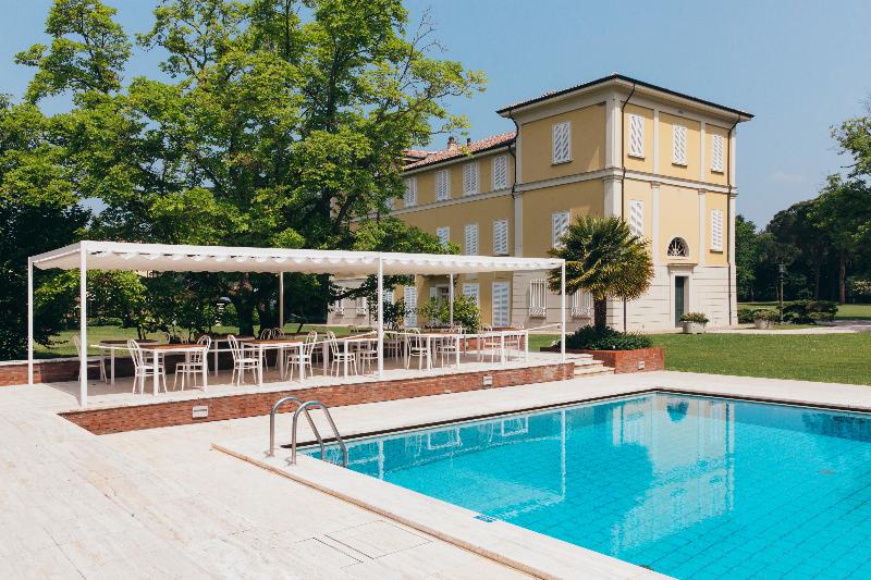 هتل Villa Abbondanzi Resort