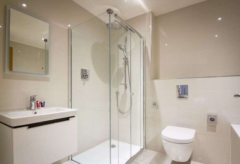 White Hart Hotel & Apartments