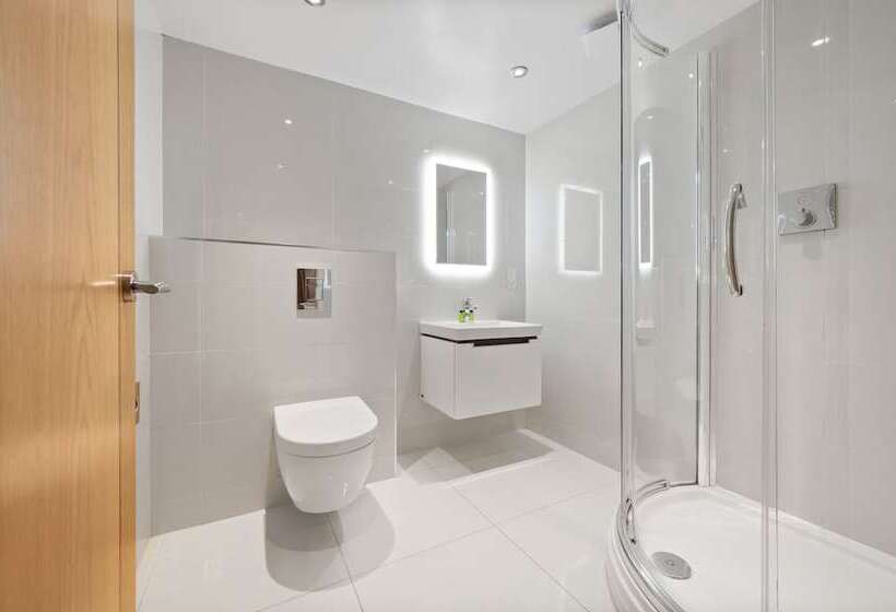 White Hart Hotel & Apartments