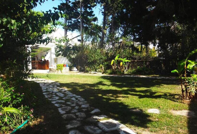 John S Rooms & Studios