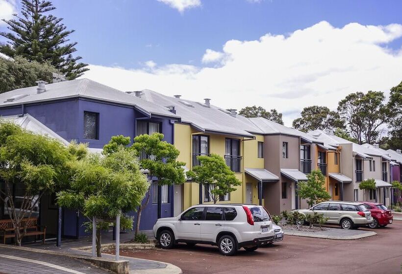 Leeuwin Apartments