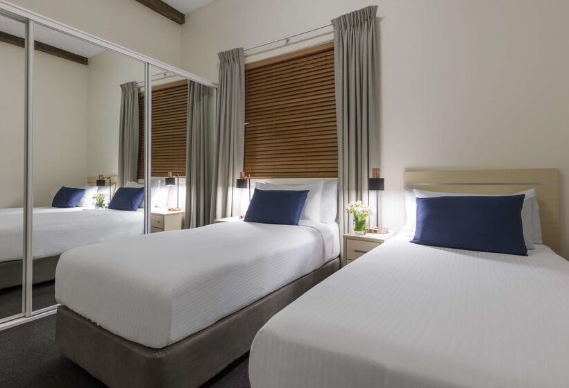 Oaks Sydney Goldsbrough Suites