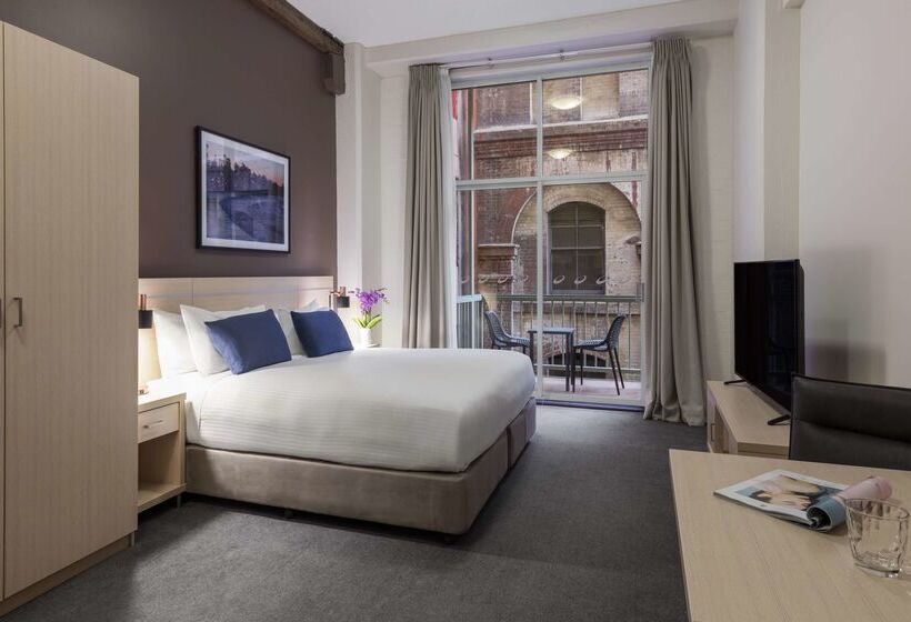 Oaks Sydney Goldsbrough Suites