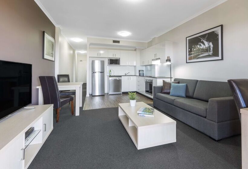 Oaks Sydney Goldsbrough Suites