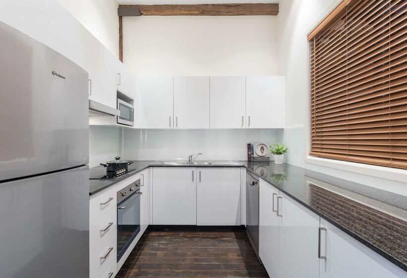 Oaks Sydney Goldsbrough Suites