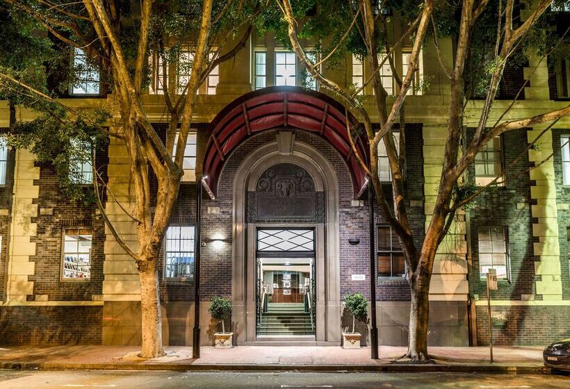 Oaks Sydney Goldsbrough Suites