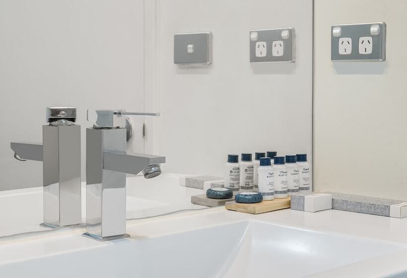 Oaks Sydney Goldsbrough Suites