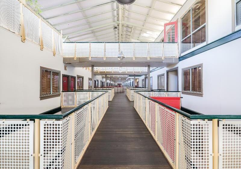 Oaks Sydney Goldsbrough Suites