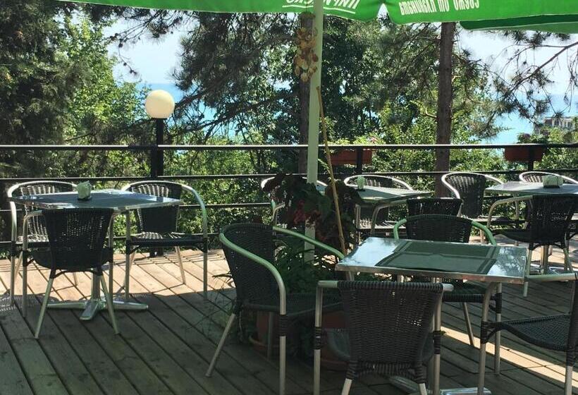 Park Hotel Briz All Inclusive & Free Parking