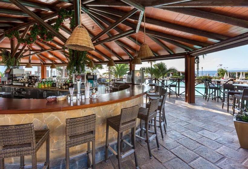 استراحتگاه Gran Castillo Tagoro Family & Fun Playa Blanca