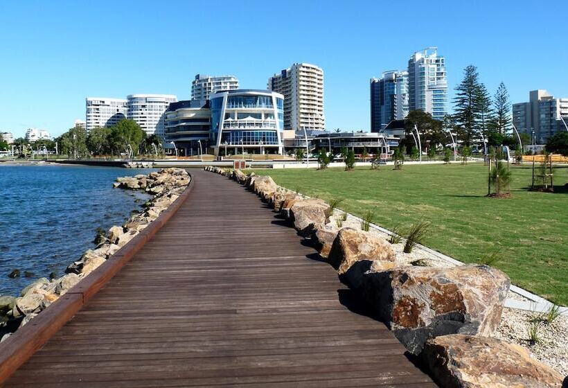 אתר נופש Mantra Twin Towns