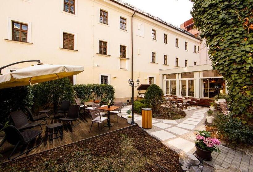 Beigli Hotel & Garden