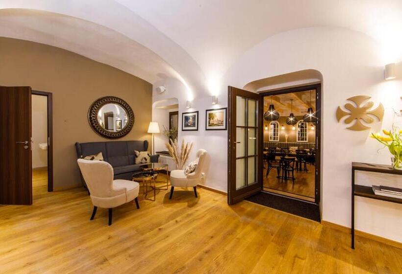 Beigli Hotel & Garden