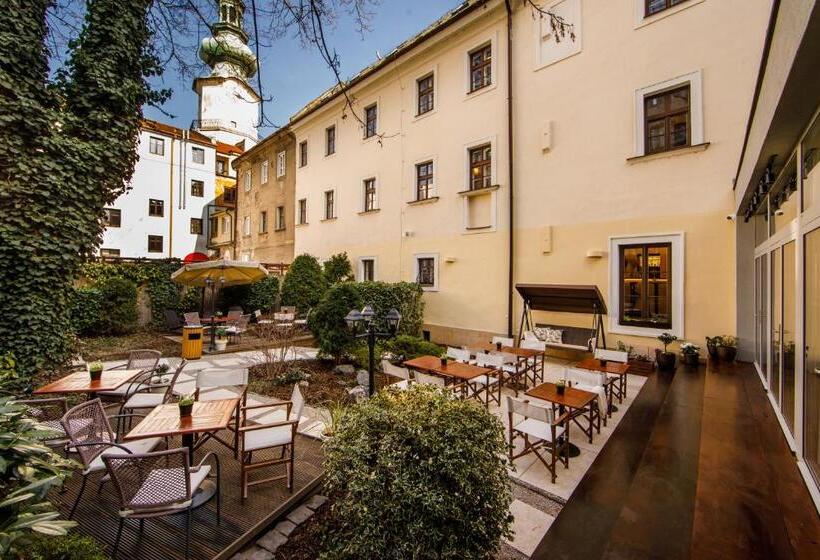 Beigli Hotel & Garden