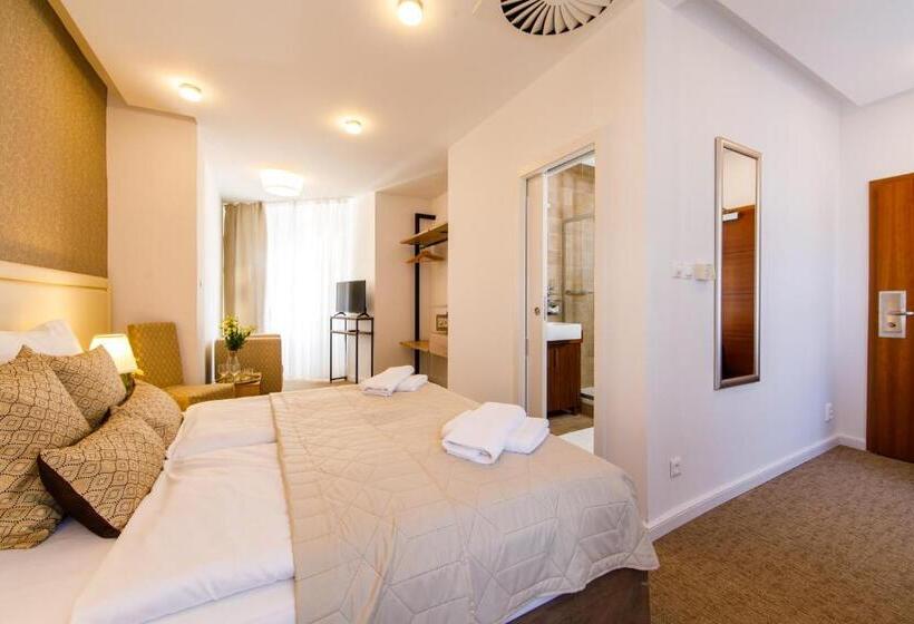 Beigli Hotel & Garden