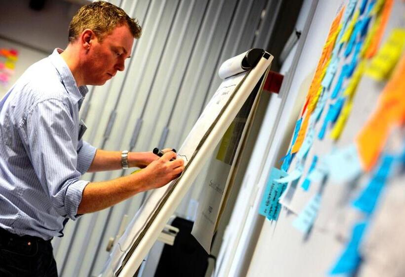 Burleigh Court Hotel And Leisure