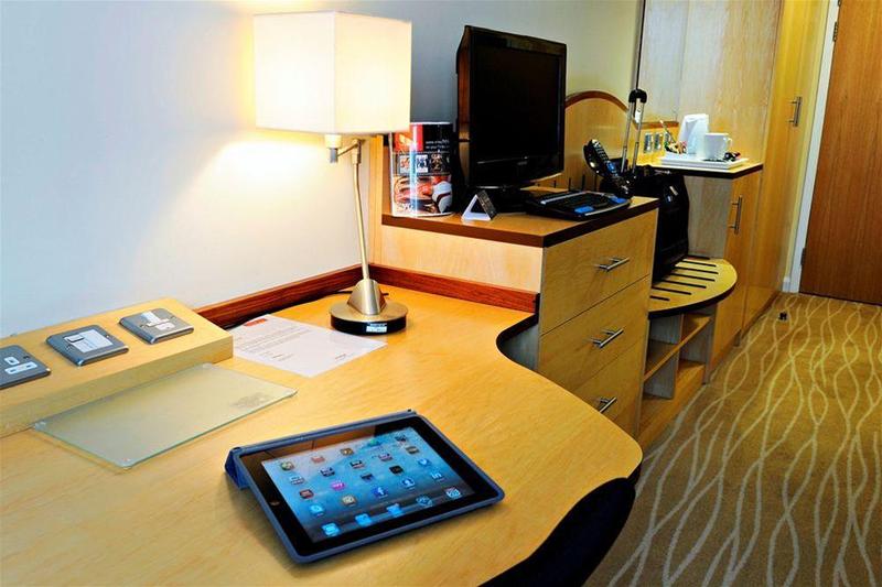 Burleigh Court Hotel And Leisure