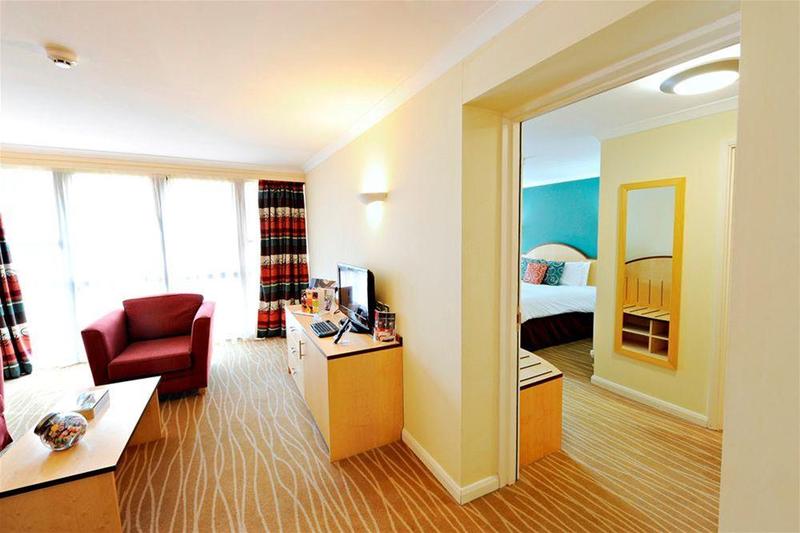 Burleigh Court Hotel And Leisure