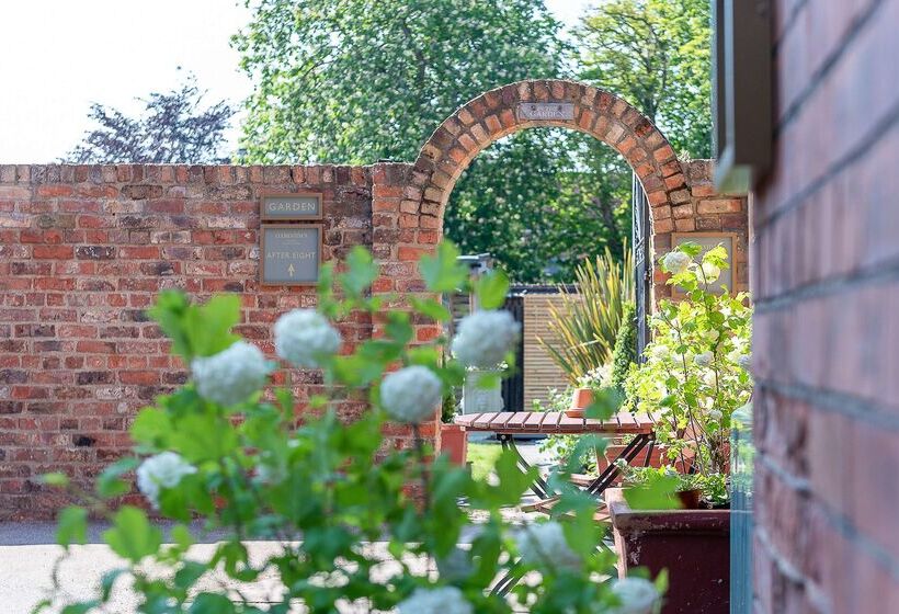 호텔 Clementine S Guest House