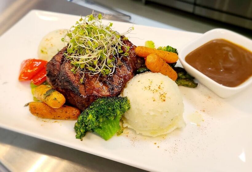 Executive House Suites Hotel & Conference Centre